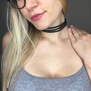Three layered black choker